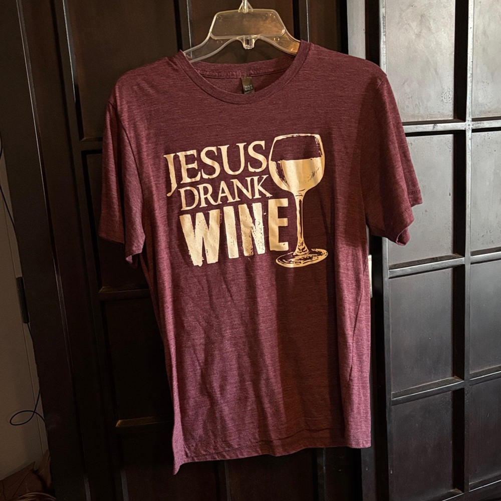 District Burgundy Wine womens t shirt - Picture 1 of 2
